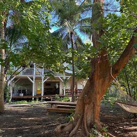 Le Coconut Lodge Avatoru Exterior photo