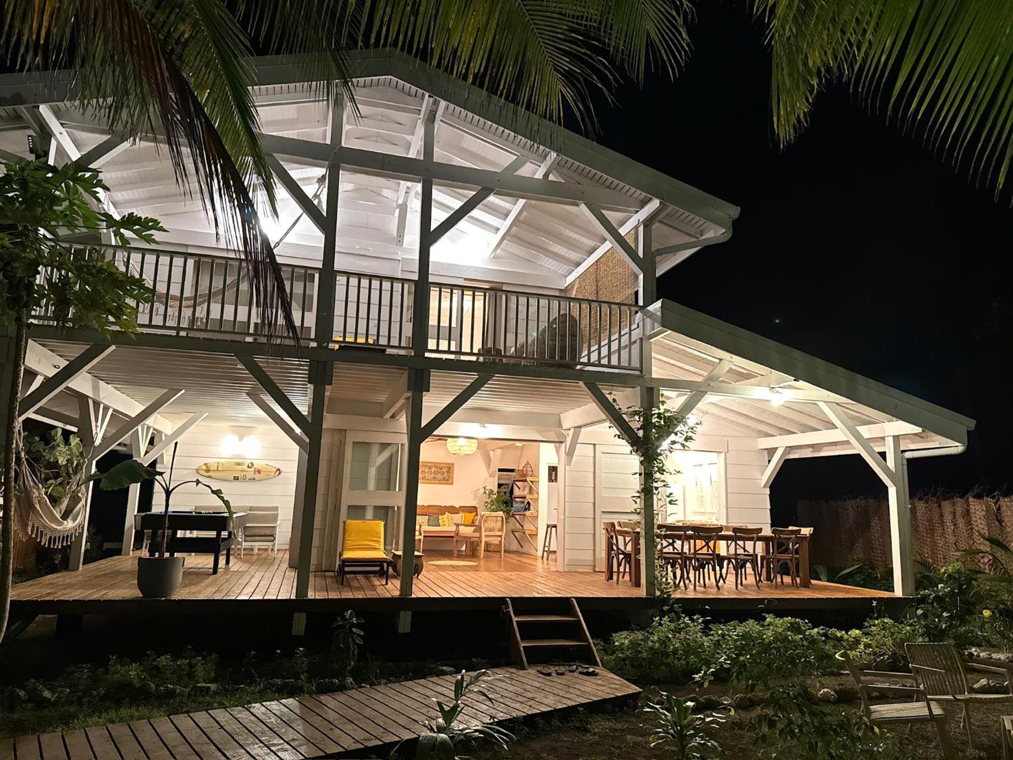Le Coconut Lodge Avatoru Exterior photo