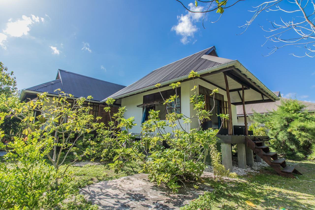 Le Coconut Lodge Avatoru Exterior photo